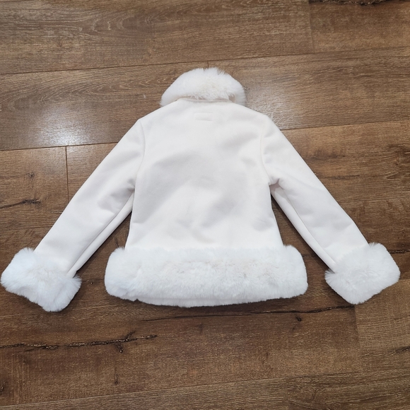American Girl Soft As Snow Faux Fur Trim White Snap Coat Small (7/8) Holiday - Picture 10 of 10